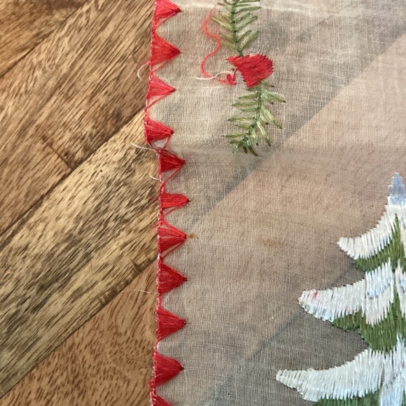 Very old vintage Christmas tabletop linen - Picture 5 of 6